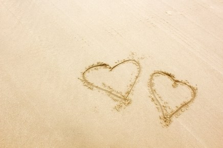 heart-on-sand_7JOac-
